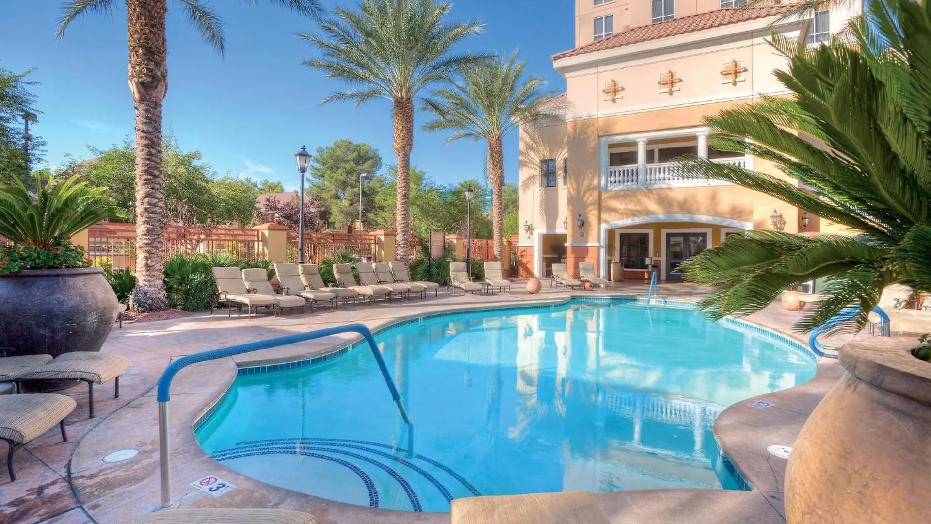Vakantiehuis Wyndham Grand Desert 2Br Apartment With Resort Access Las Vegas