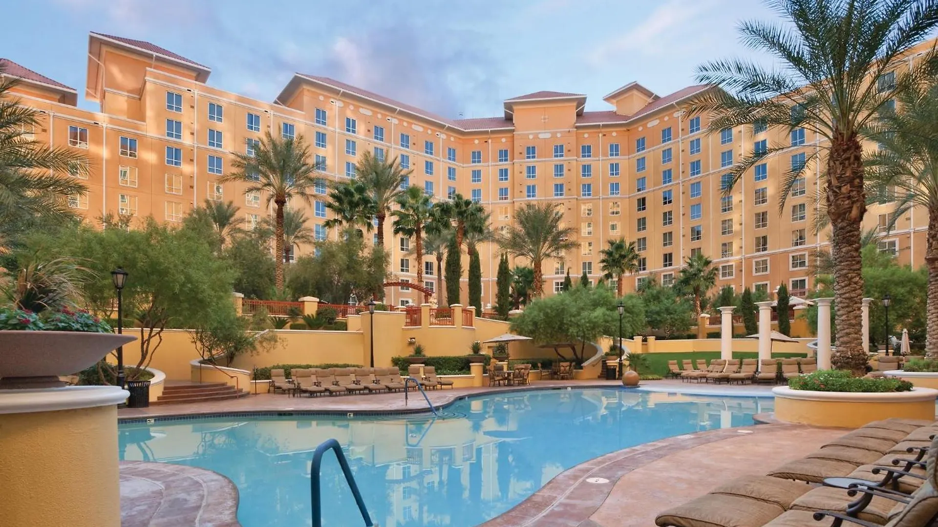 Casa de Férias Wyndham Grand Desert 2Br Apartment With Resort Access Las Vegas
